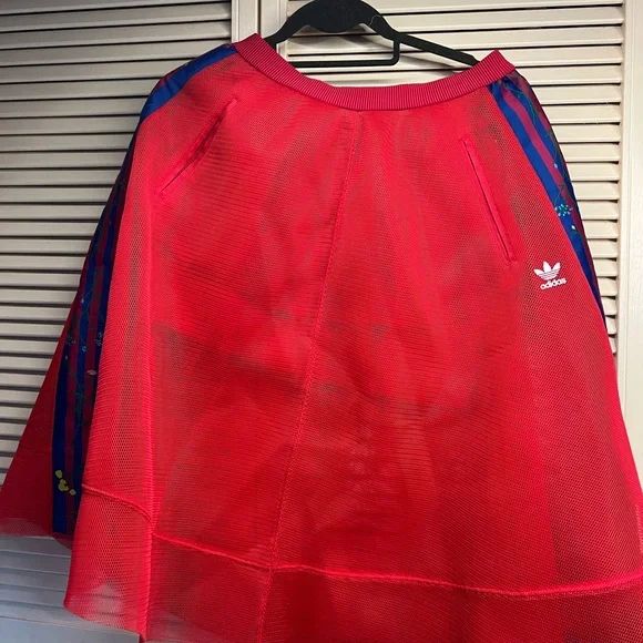 Adidas holiday skirt - Picture 1 of 3